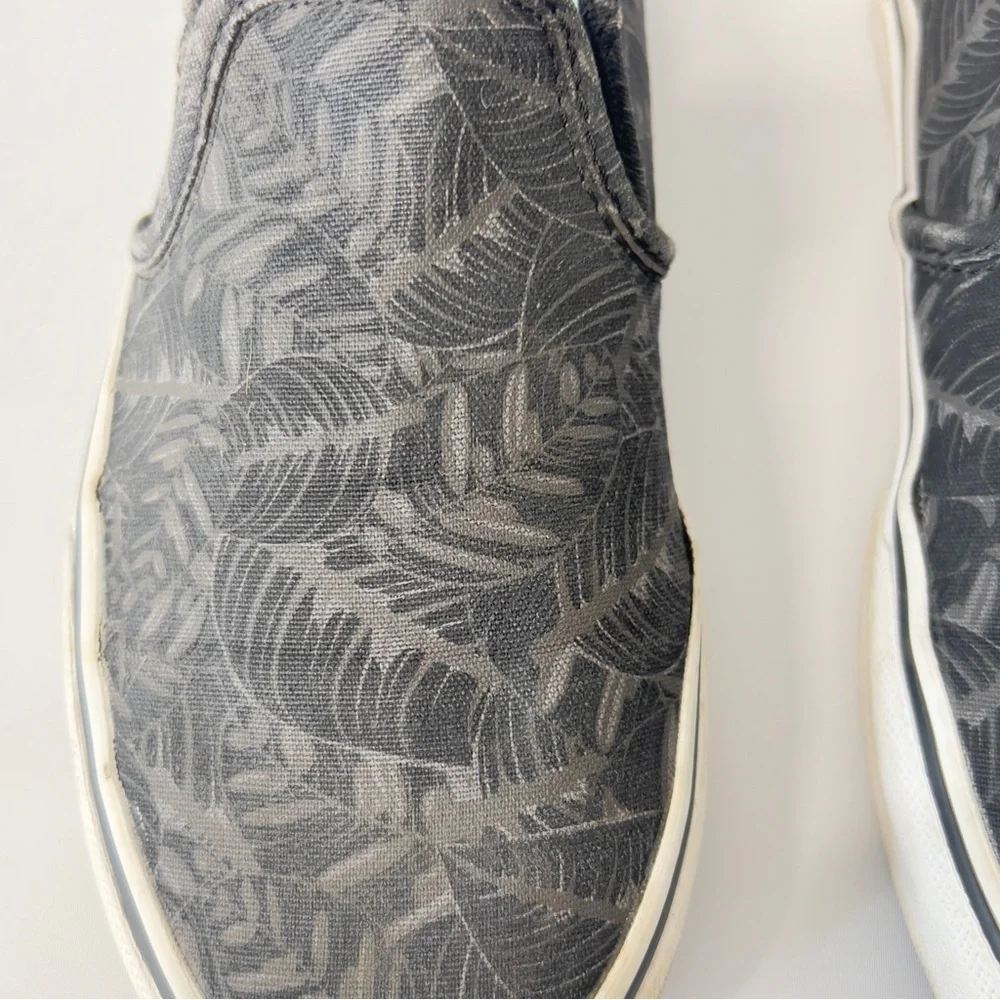 Vans Women’s 7.5 Gray Tropical Leaf Patterned Slip-On Shoes - Picture 7 of 10